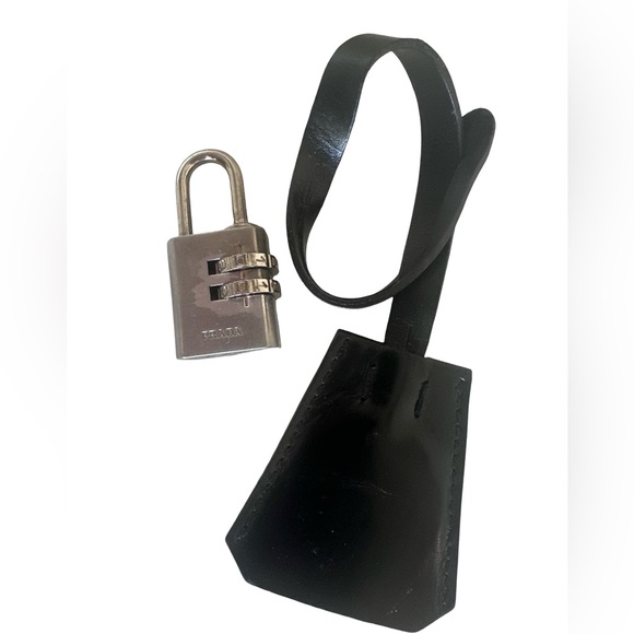 PRADA Lock & Key Holder Silver Set For Prada Bags - Picture 1 of 5